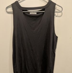 V-Neck choker tank top